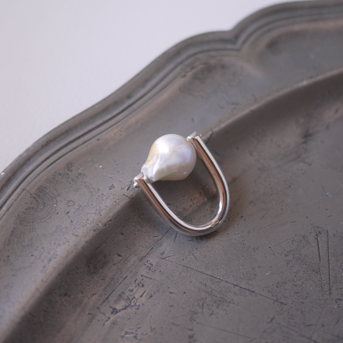 Disorted Pearl Ring | EUREKA FACTORY HEIGHTS