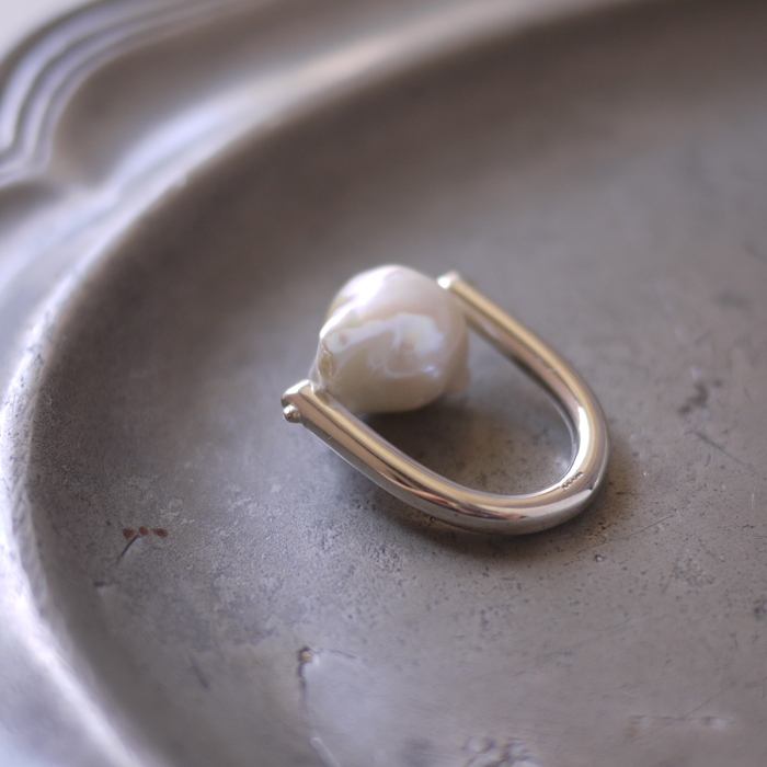 Disorted Pearl Ring | EUREKA FACTORY HEIGHTS