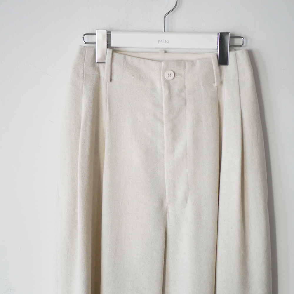 W Double Tuck Trousers | EUREKA FACTORY HEIGHTS